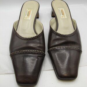 Talbot’s dark brown leather slide with bone stitching detail  8.5N
